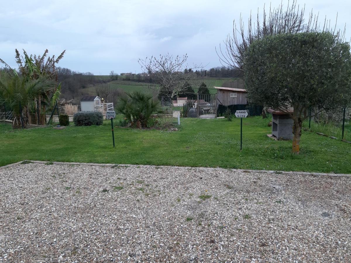 Gite Les Deux Meules Sainte-Colombe  Exteriör bild