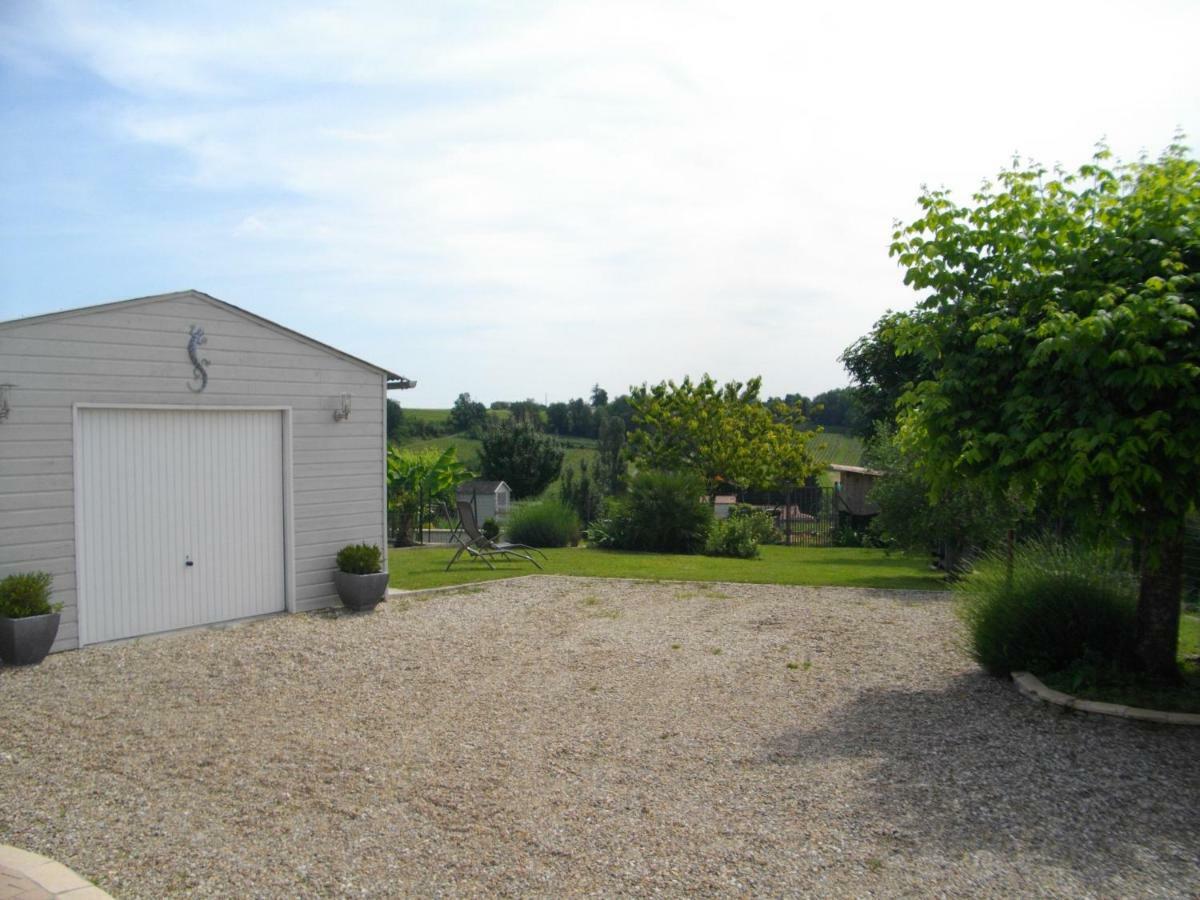 Gite Les Deux Meules Sainte-Colombe  Exteriör bild